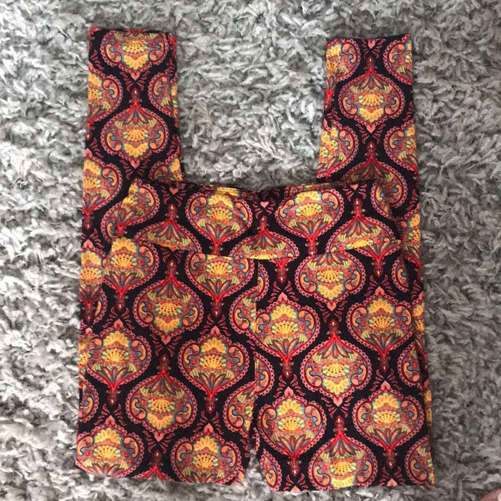 NWOT OS LULAROE LEGGINGS